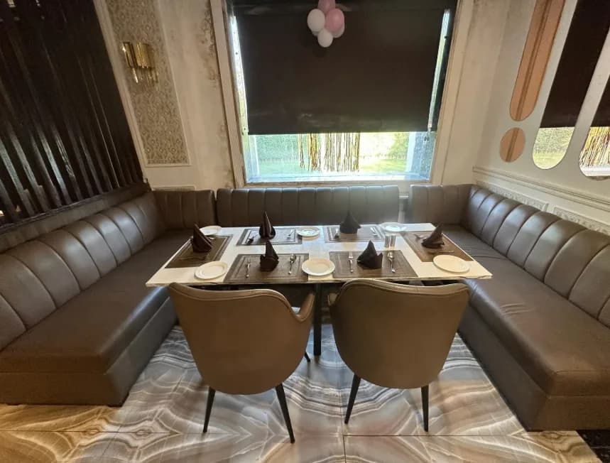 Find the Perfect Family Restaurant in Omega 1 Gr Noida