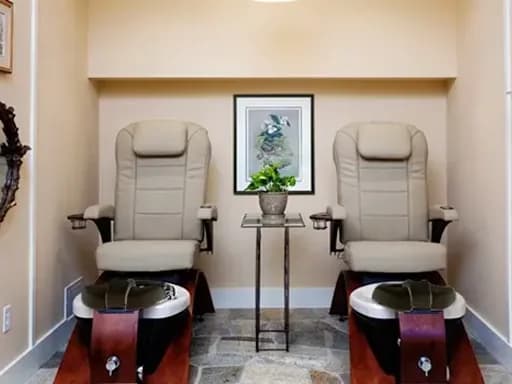 7 Innovative Pedicure Chairs for Modern Spas