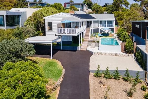 Explore Wineries and Beaches from Your Holiday Accommodation in Mornington  