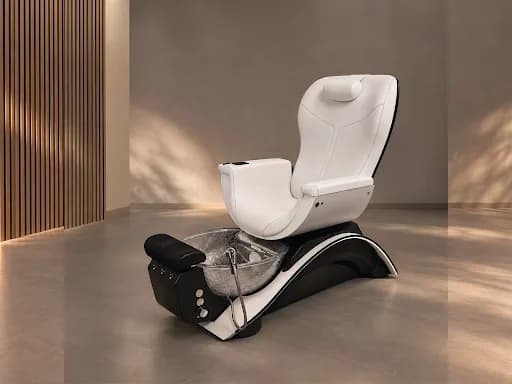 7 Best Pedicure Chairs for Salon Comfort and Luxury