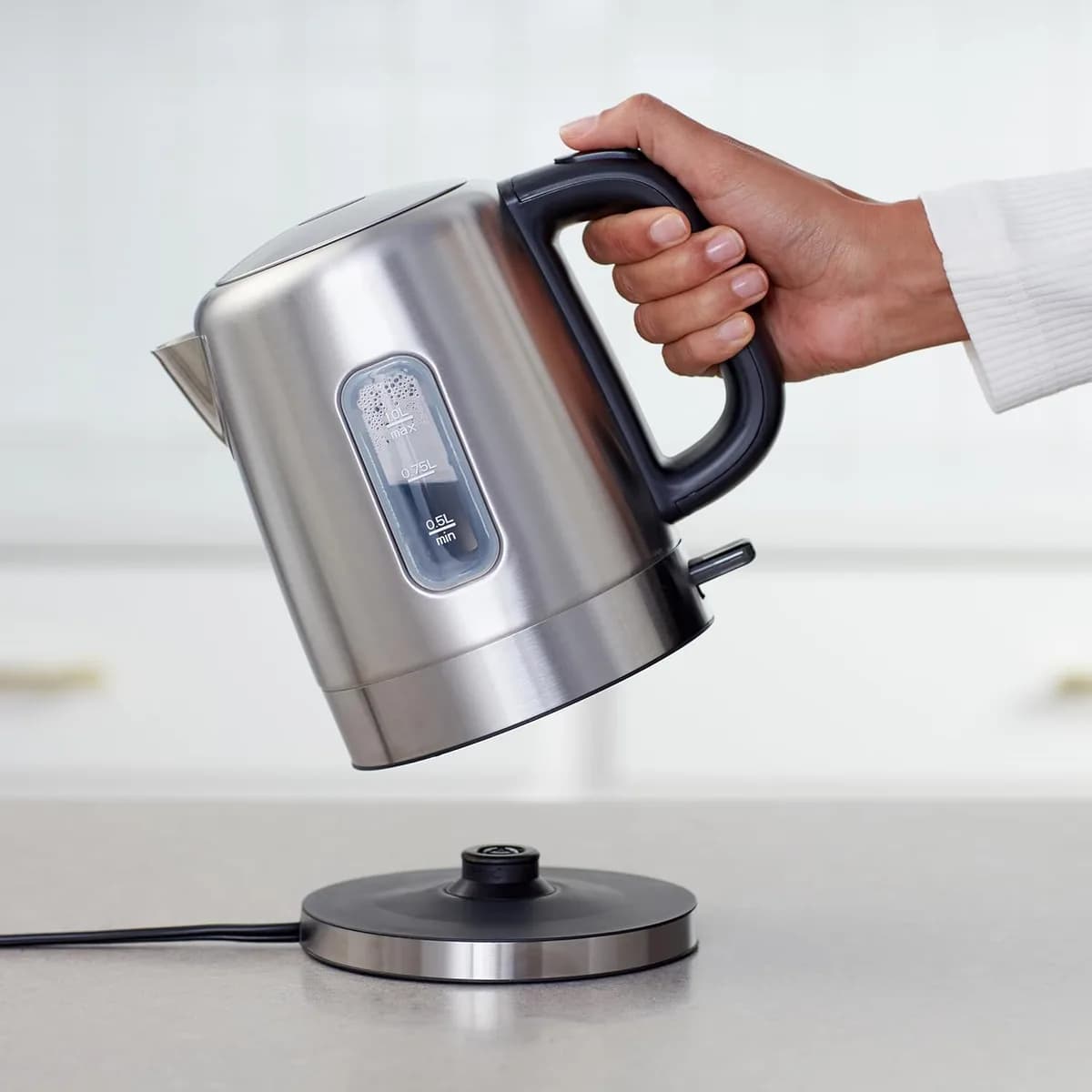 Amazon Basics Electric Stainless Steel Kettle