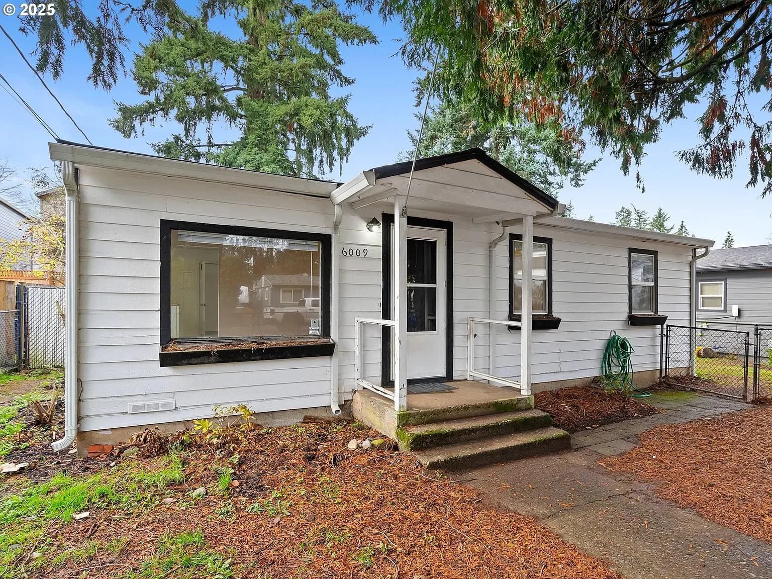 FOR RENT -SE 138th Pl, Portland, OR 97236-$800MTH