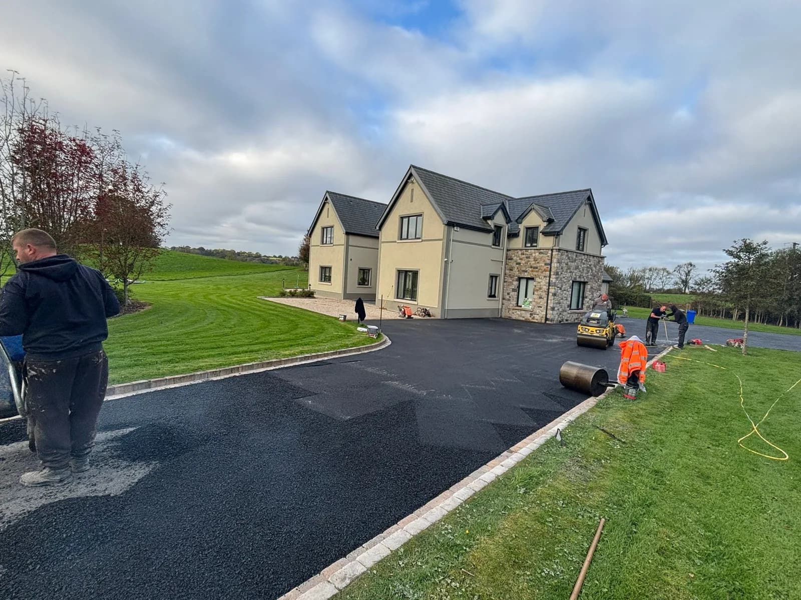 Tarmac Driveways Dublin: Durable & Affordable Paving Solutions