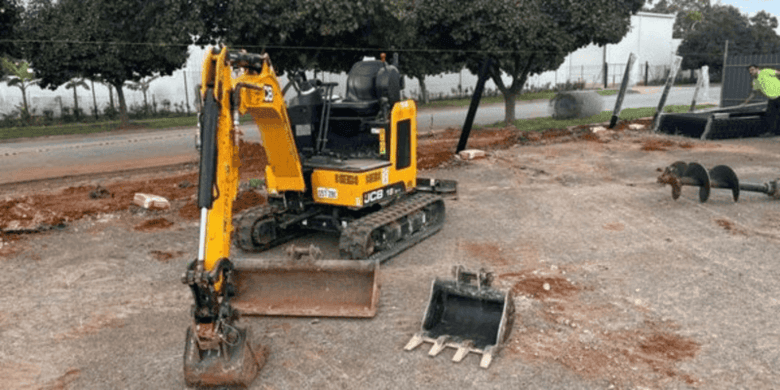 Excavator & Tipper Hire Adelaide | Same-Day Delivery | Equip Hire & Contracting