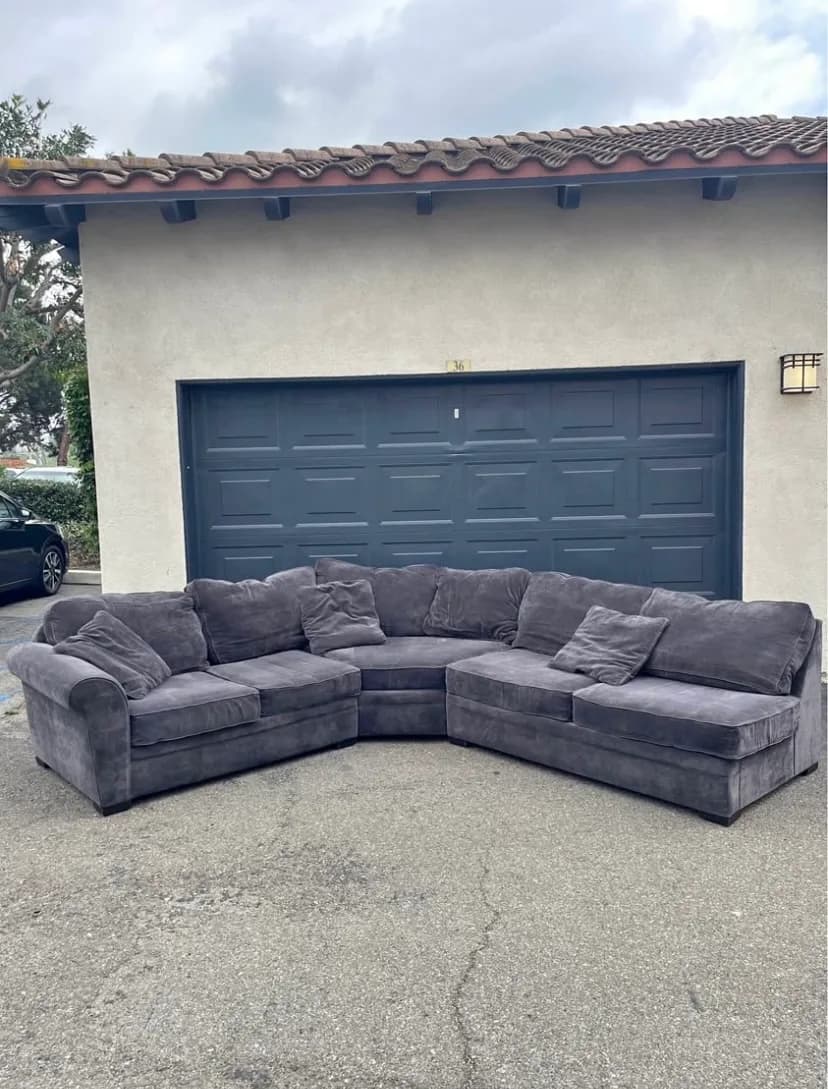 MODERN BUBBLE COUCH