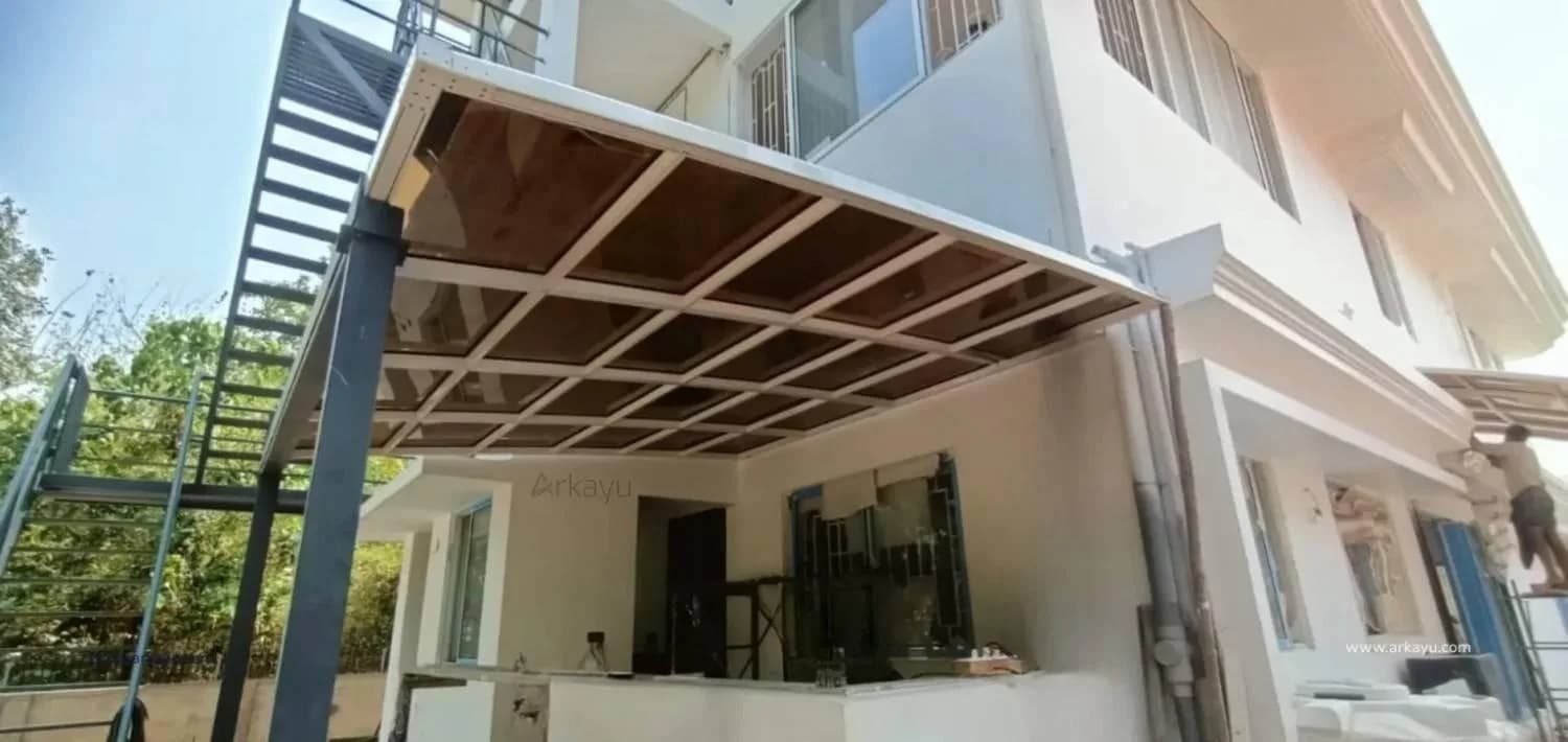 Modern Garden Pergola Designs with Polycarbonate Roofing