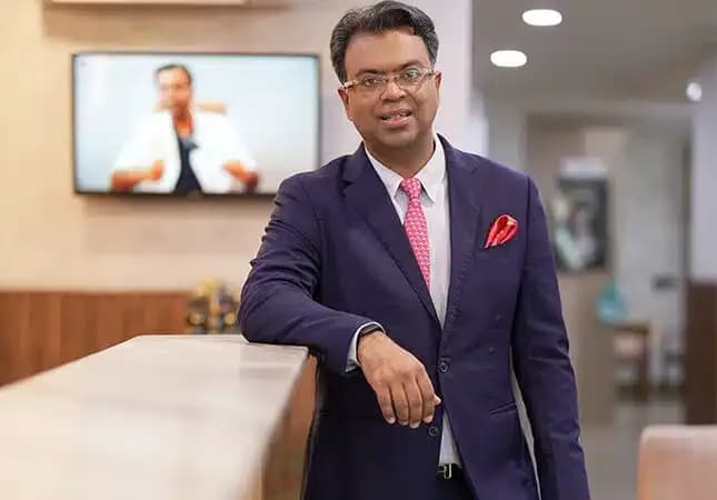 Plastic Surgeon in Bandra Mumbai - Dr Rajat Gupta at Lilavati Hospital