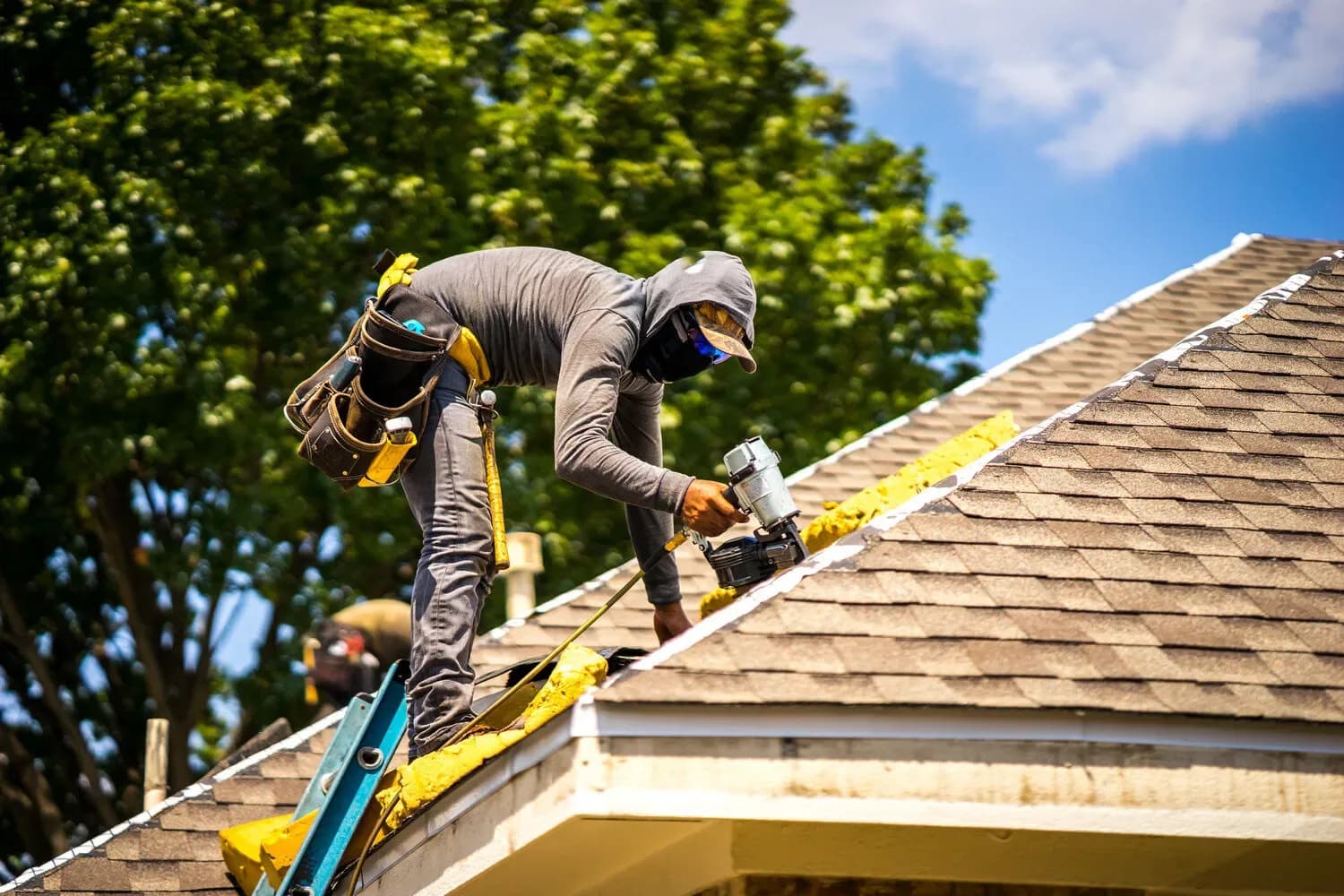 Best Roofing Installation in Los Feliz – Call for a Free Estimate!