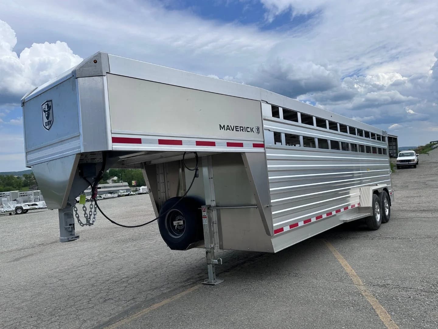 New 2026 EBY MAVERICK 24' Gooseneck Aluminum Stock Trailer w/ Rolling Gate .