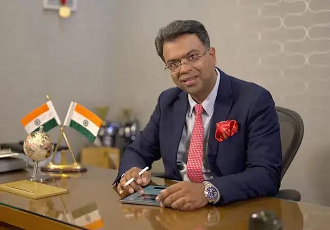 Plastic Surgeon in East Delhi - Dr Rajat Gupta