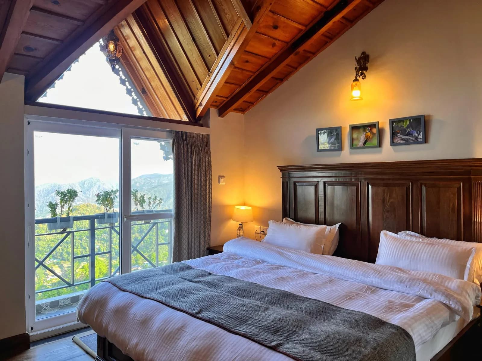 Best Hotels In Mukteshwar